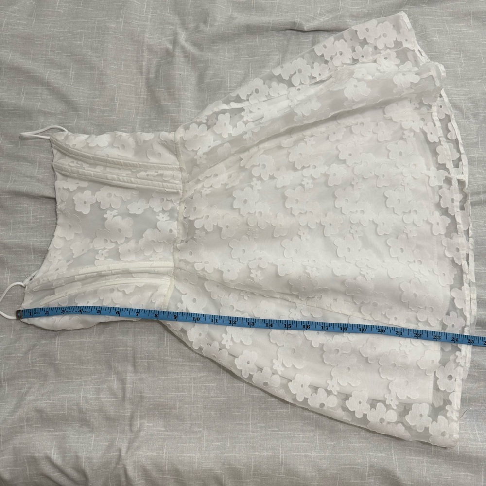 Lucy in the Sky White Mini Dress - Picture 10 of 11